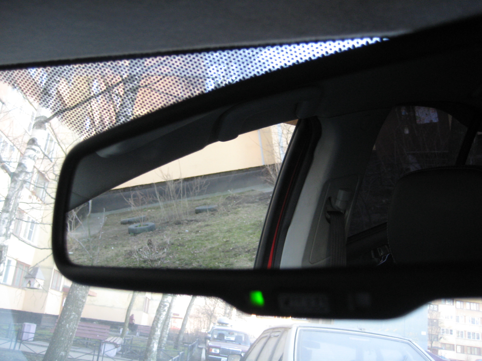 Автозатемнение зеркала заднего. Зеркало с автозатемнением Лансер 9. Зеркало с автозатемнением и монитором Lancer 10. Зеркало с автозатемнением Тойота Авенсис.