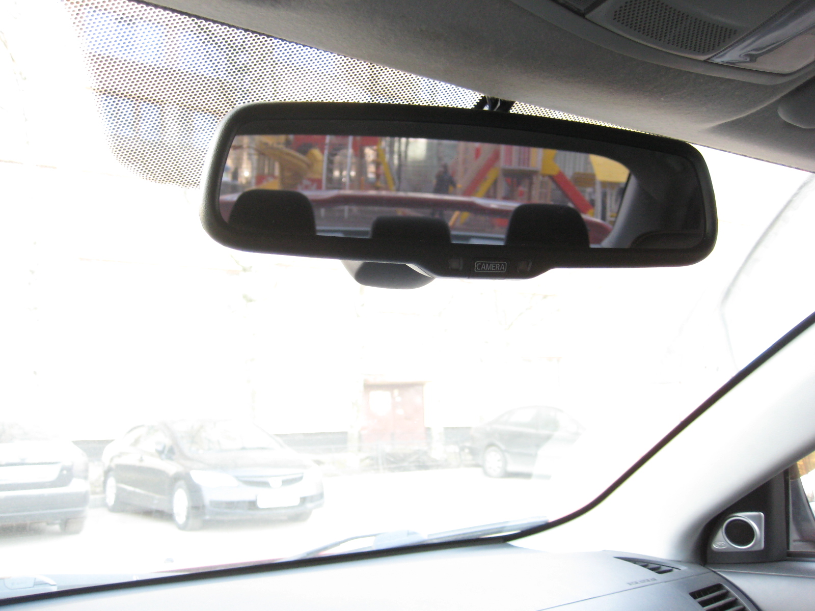 Автозатемнение зеркала заднего. Штатное салонное зеркало с видеорегистратором для Лансер 10. Зеркало с автозатемнением Мицубиси.